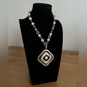 Vintage Chico's statement necklace with pearl